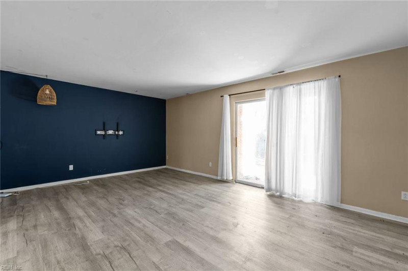 Photo 9 of 19 residential for sale in Virginia Beach virginia