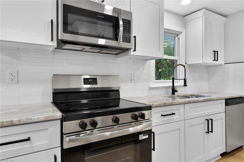 Photo 12 of 36 residential for sale in Suffolk virginia