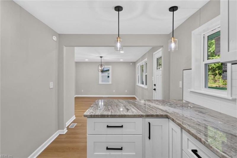 Photo 14 of 36 residential for sale in Suffolk virginia