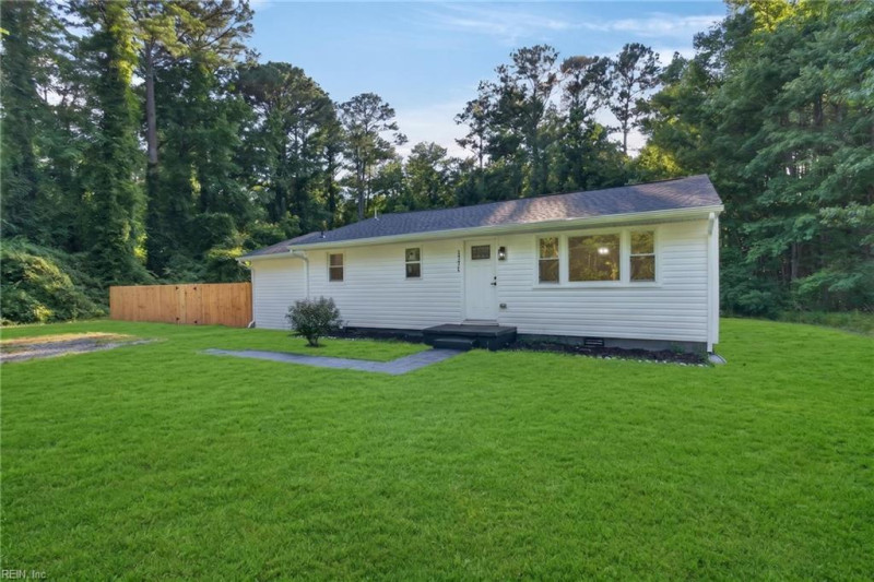 Photo 2 of 36 residential for sale in Suffolk virginia