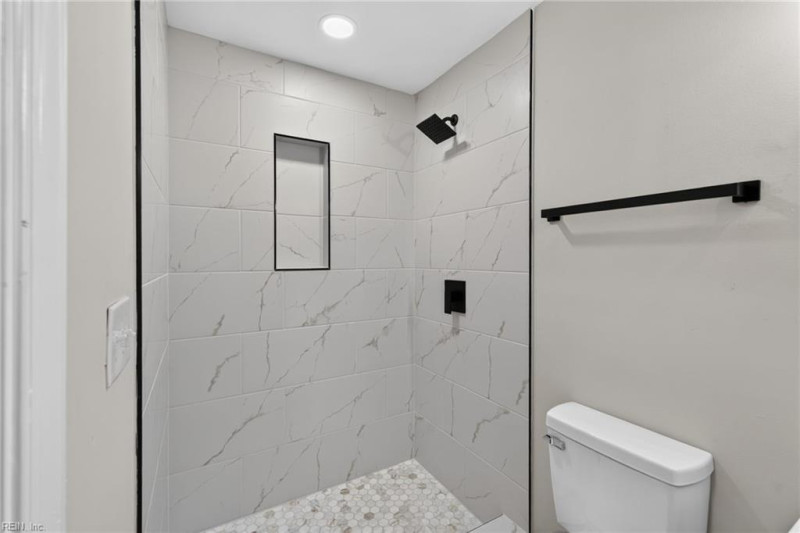 Photo 23 of 36 residential for sale in Suffolk virginia