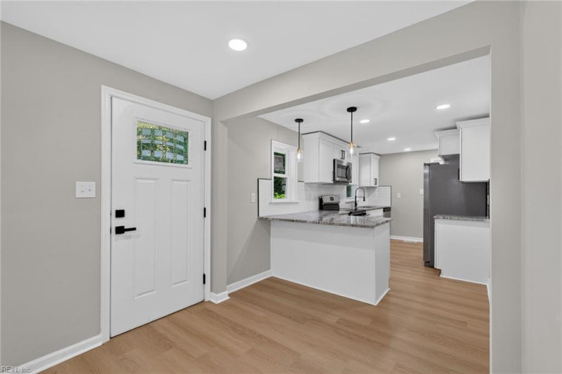 Photo 5 of 36 residential for sale in Suffolk virginia
