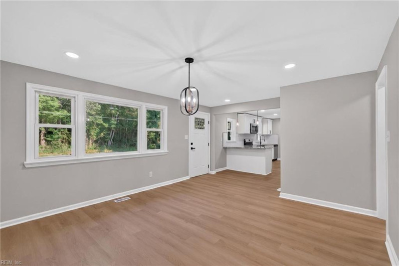 Photo 7 of 36 residential for sale in Suffolk virginia