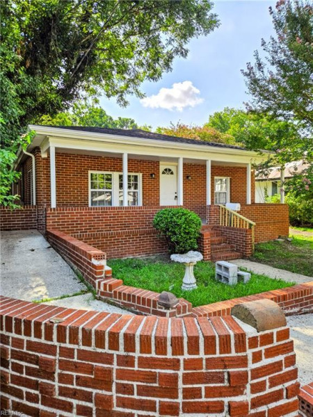 Photo 1 of 34 residential for sale in Suffolk virginia