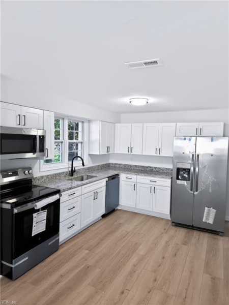Photo 13 of 34 residential for sale in Suffolk virginia