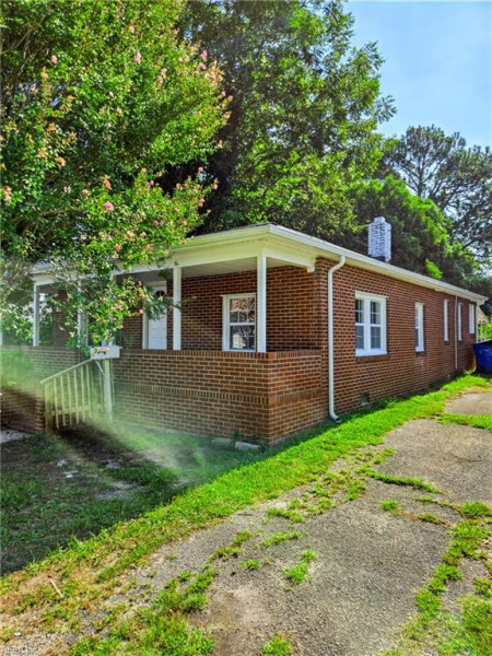 Photo 31 of 34 residential for sale in Suffolk virginia
