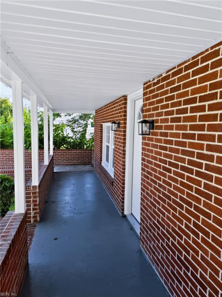 Photo 5 of 34 residential for sale in Suffolk virginia
