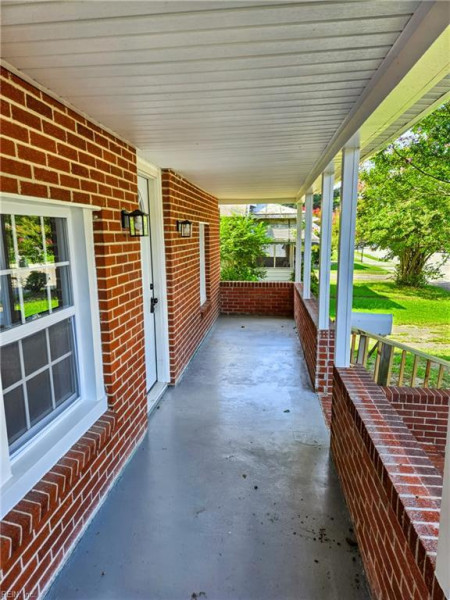 Photo 6 of 34 residential for sale in Suffolk virginia