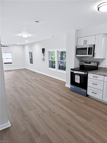 Photo 9 of 34 residential for sale in Suffolk virginia