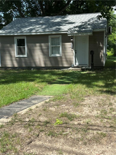 Photo 7 of 9 residential for sale in Hampton virginia