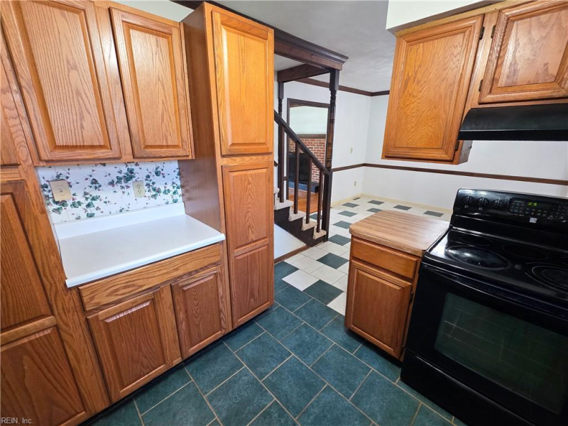 Photo 12 of 38 residential for sale in Virginia Beach virginia