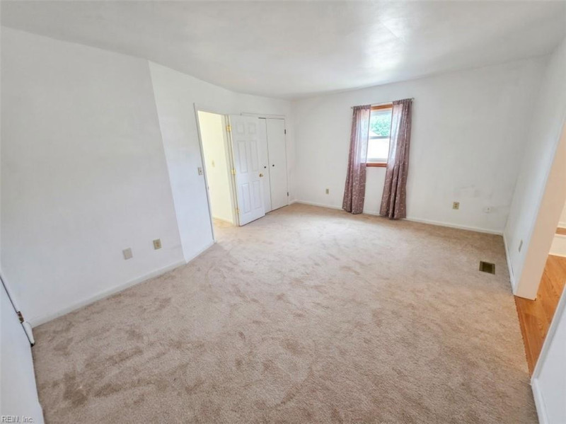 Photo 16 of 38 residential for sale in Virginia Beach virginia
