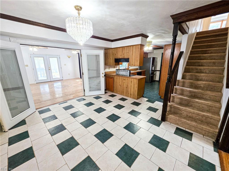 Photo 5 of 38 residential for sale in Virginia Beach virginia