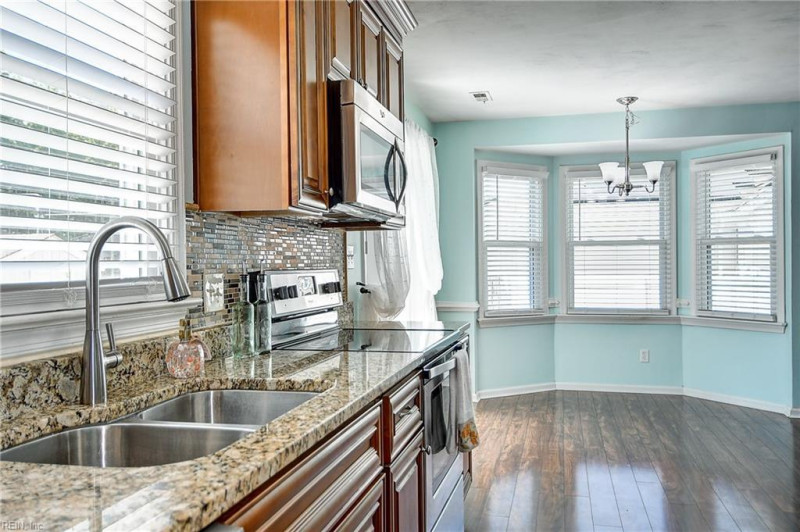 Photo 15 of 38 residential for sale in Chesapeake virginia