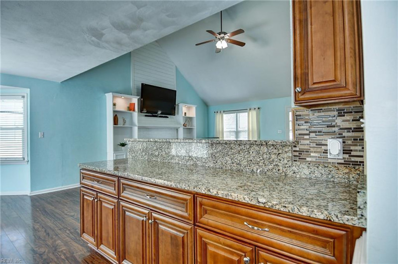 Photo 16 of 38 residential for sale in Chesapeake virginia