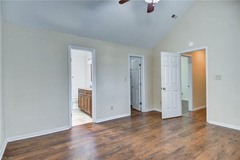 Photo 19 of 38 residential for sale in Chesapeake virginia