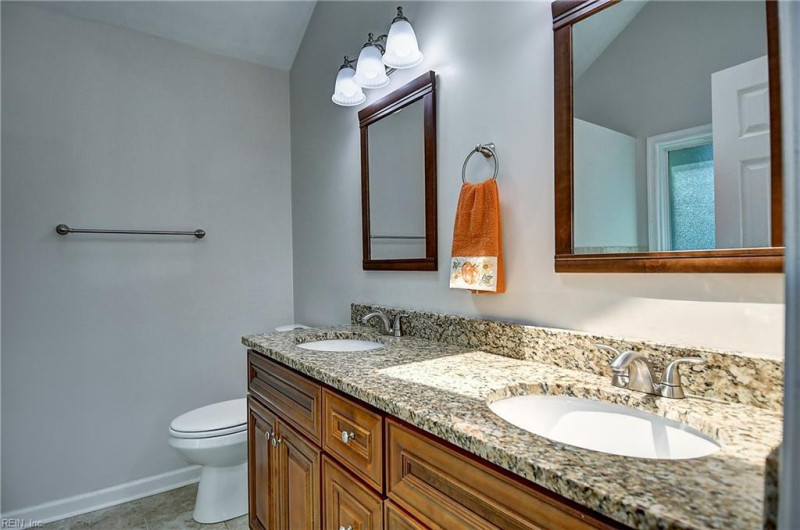 Photo 20 of 38 residential for sale in Chesapeake virginia