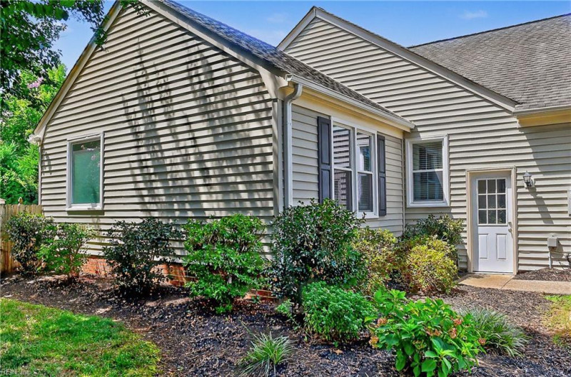 Photo 31 of 38 residential for sale in Chesapeake virginia