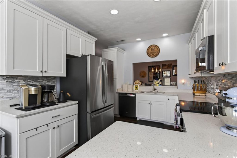Photo 17 of 44 residential for sale in Chesapeake virginia Photo 17 of 44 residential for sale in Chesapeake virginia