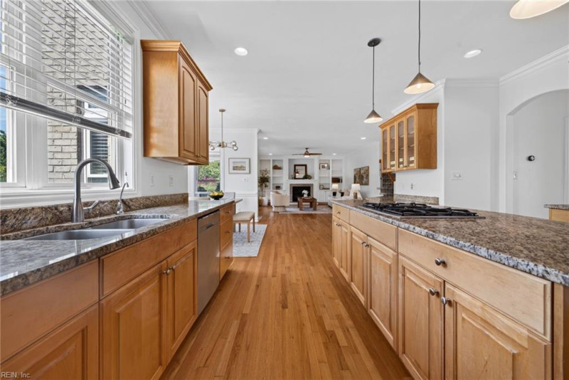 Photo 10 of 42 residential for sale in Virginia Beach virginia