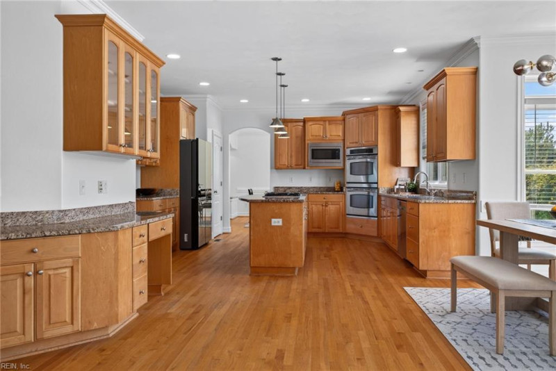 Photo 11 of 42 residential for sale in Virginia Beach virginia
