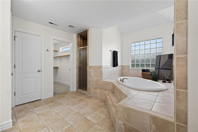 Photo 23 of 42 residential for sale in Virginia Beach virginia