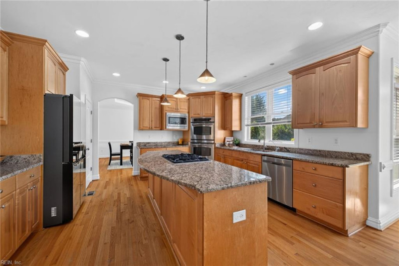 Photo 8 of 42 residential for sale in Virginia Beach virginia