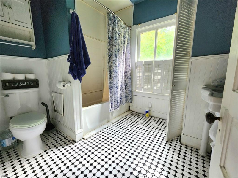 Photo 11 of 24 residential for sale in Gloucester County virginia Photo 11 of 24 residential for sale in Gloucester County virginia