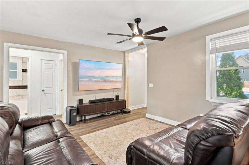 Photo 11 of 39 residential for sale in Norfolk virginia