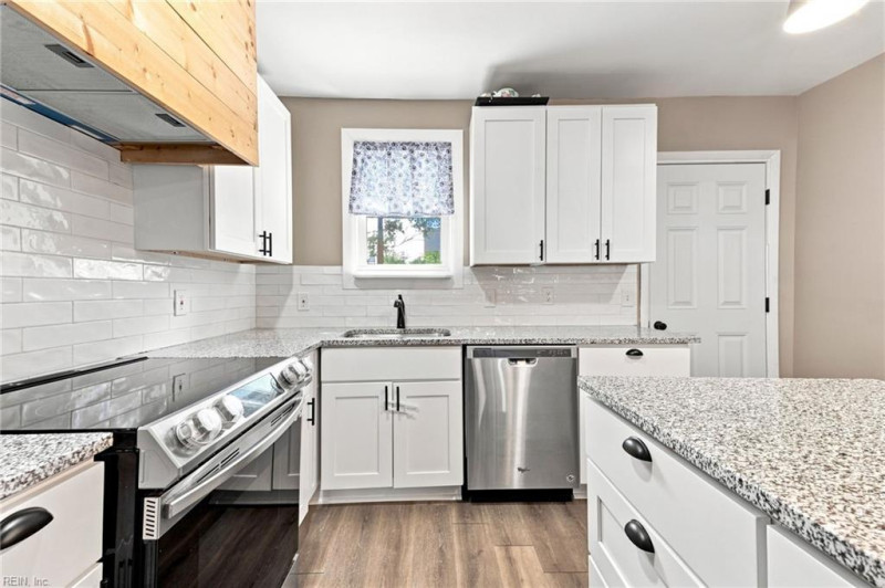 Photo 15 of 39 residential for sale in Norfolk virginia