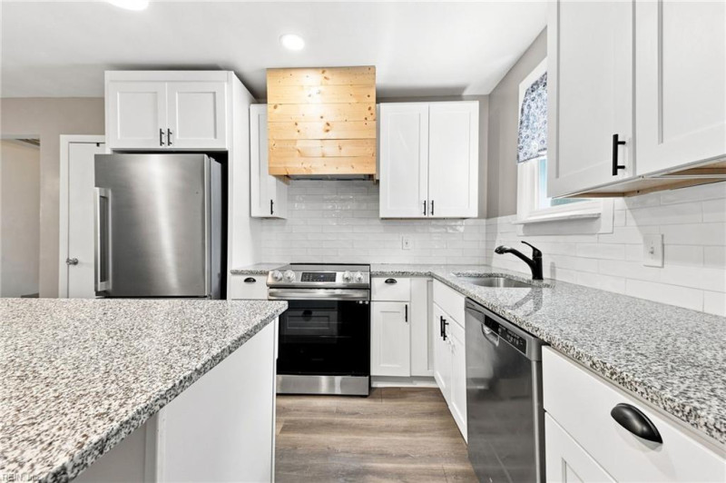 Photo 17 of 39 residential for sale in Norfolk virginia