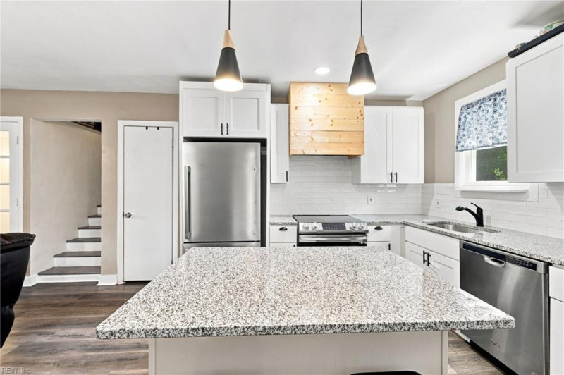 Photo 19 of 39 residential for sale in Norfolk virginia