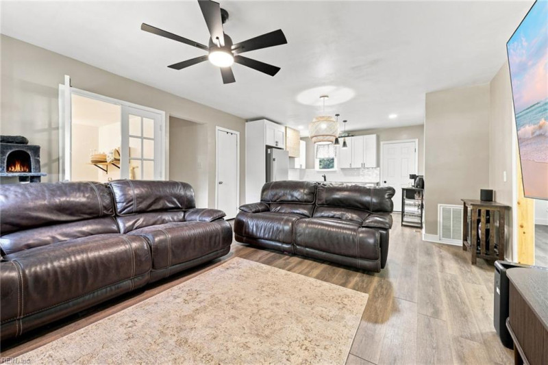 Photo 7 of 39 residential for sale in Norfolk virginia