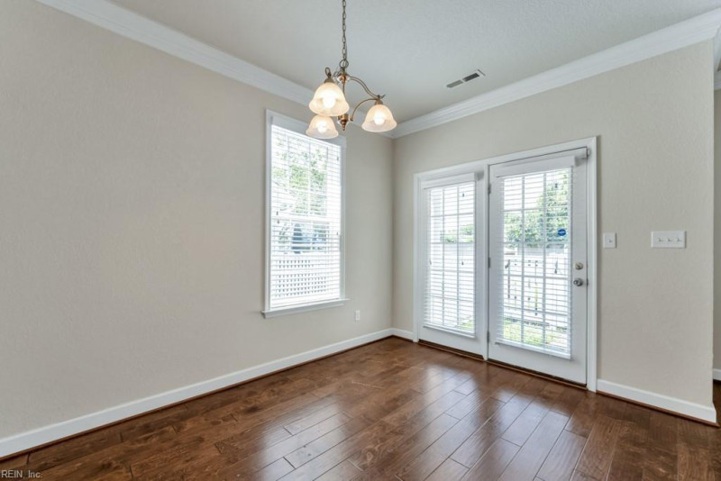 Photo 10 of 35 residential for sale in Chesapeake virginia