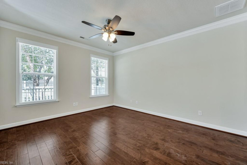 Photo 11 of 35 residential for sale in Chesapeake virginia
