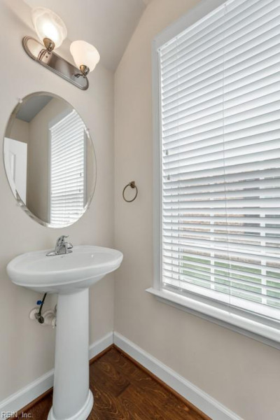 Photo 14 of 35 residential for sale in Chesapeake virginia