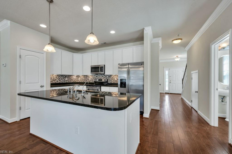 Photo 4 of 35 residential for sale in Chesapeake virginia