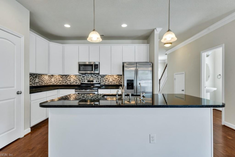 Photo 5 of 35 residential for sale in Chesapeake virginia