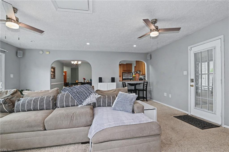 Photo 10 of 43 residential for sale in Virginia Beach virginia