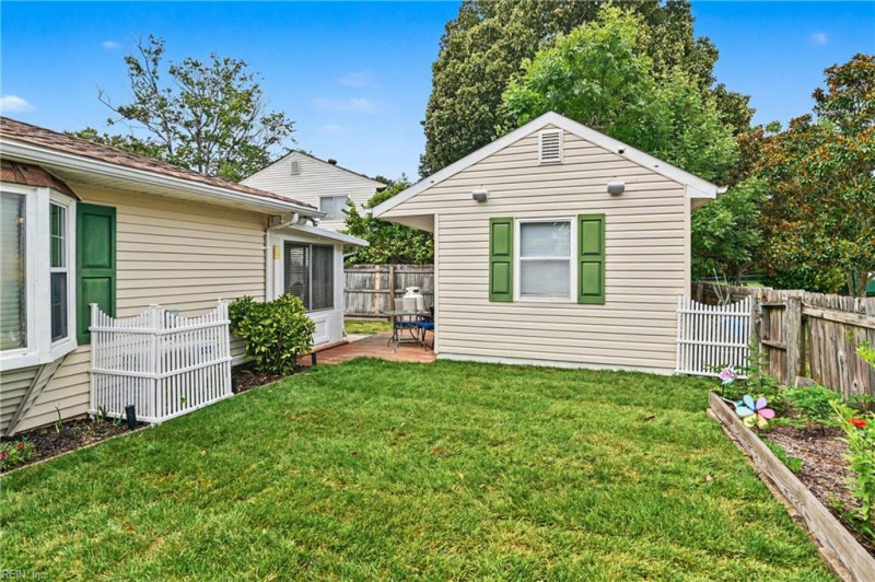 Photo 18 of 43 residential for sale in Virginia Beach virginia