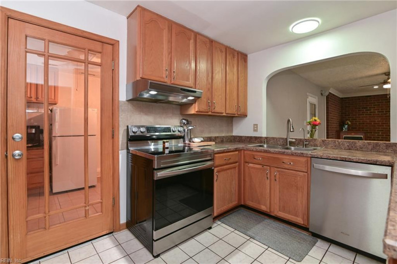 Photo 19 of 43 residential for sale in Virginia Beach virginia