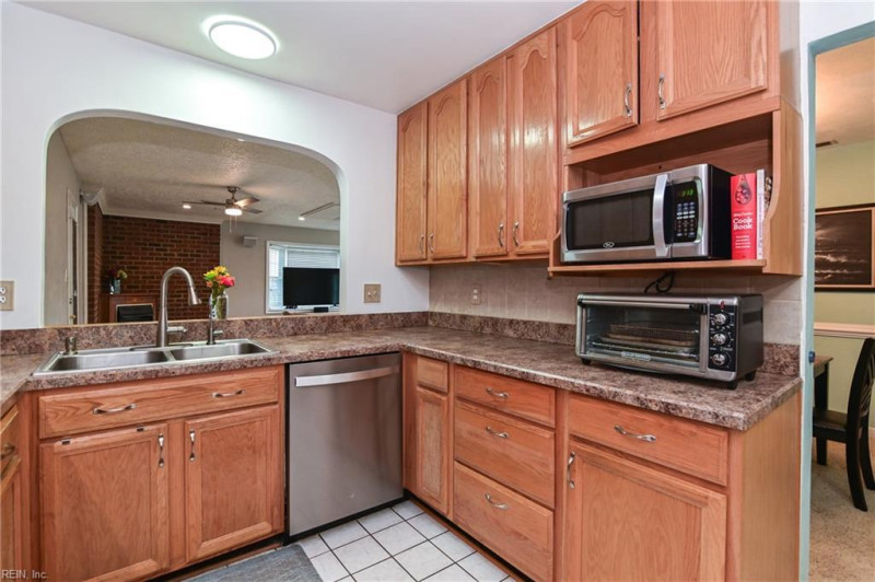 Photo 20 of 43 residential for sale in Virginia Beach virginia