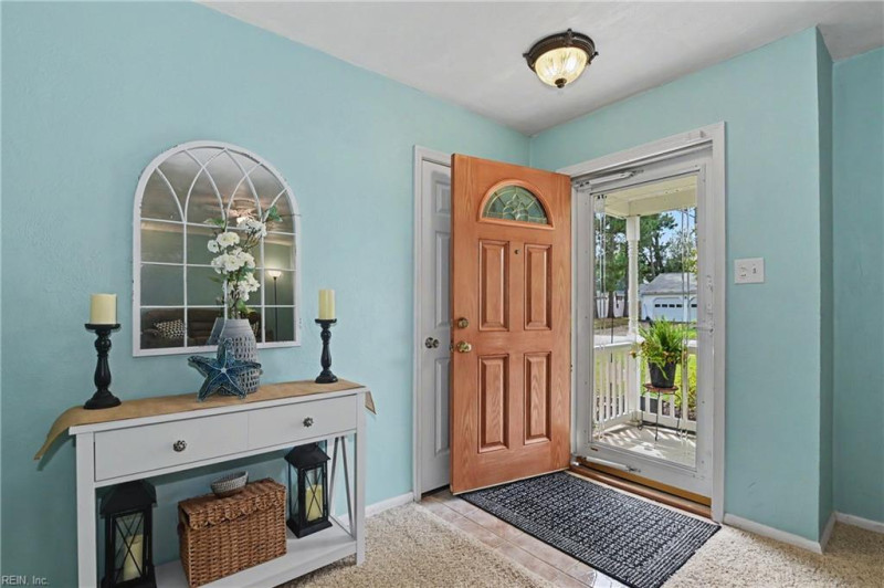 Photo 4 of 43 residential for sale in Virginia Beach virginia