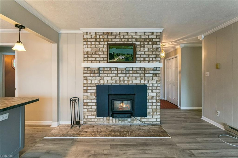 Photo 11 of 24 residential for sale in Gloucester County virginia