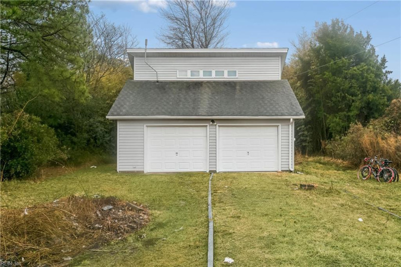 Photo 21 of 24 residential for sale in Gloucester County virginia