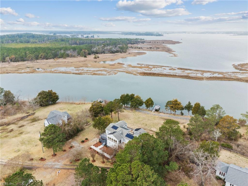 Photo 3 of 24 residential for sale in Gloucester County virginia