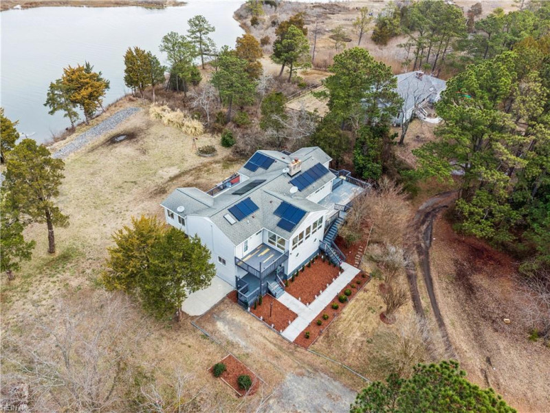 Photo 4 of 24 residential for sale in Gloucester County virginia