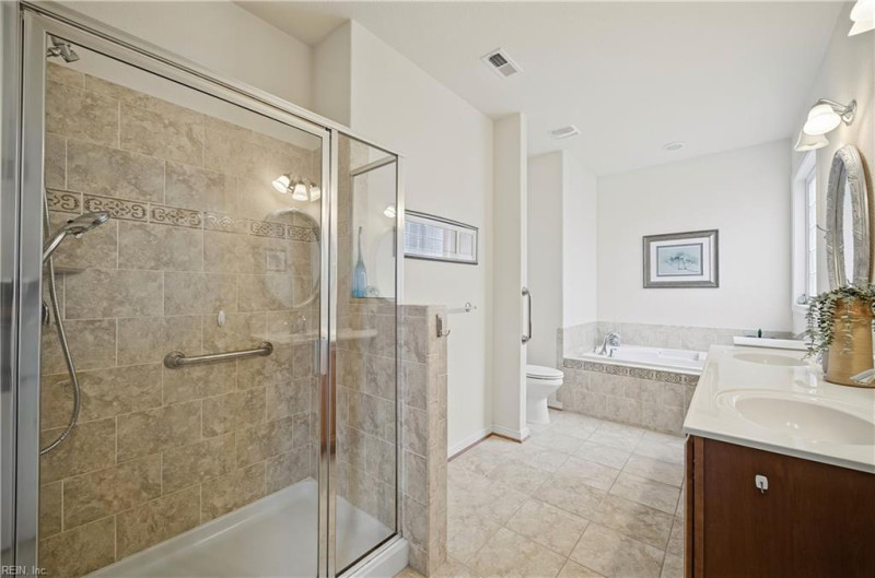 Photo 16 of 50 residential for sale in Chesapeake virginia