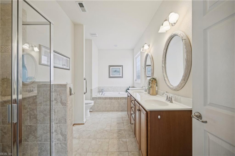 Photo 18 of 50 residential for sale in Chesapeake virginia