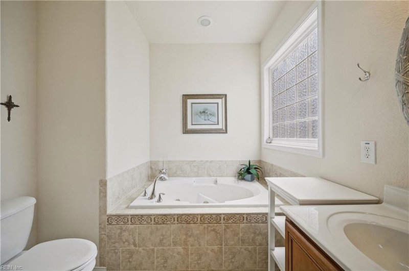 Photo 19 of 50 residential for sale in Chesapeake virginia